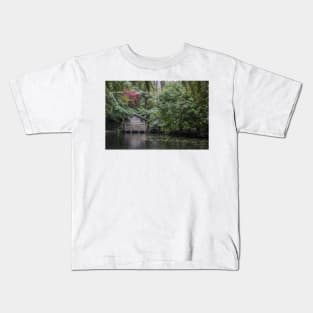 The Lake House at Alfred Nicholas Memorial Gardens Kids T-Shirt